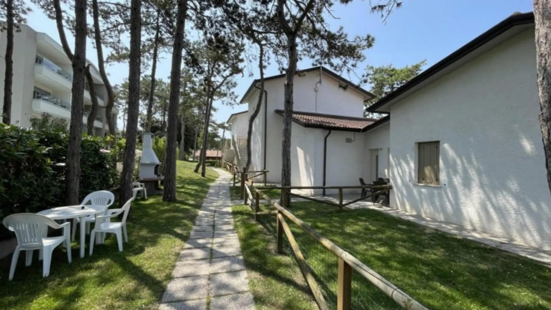 Large Villa With Garden Close To The Sea - By Beahost Rentals Bibione Italy